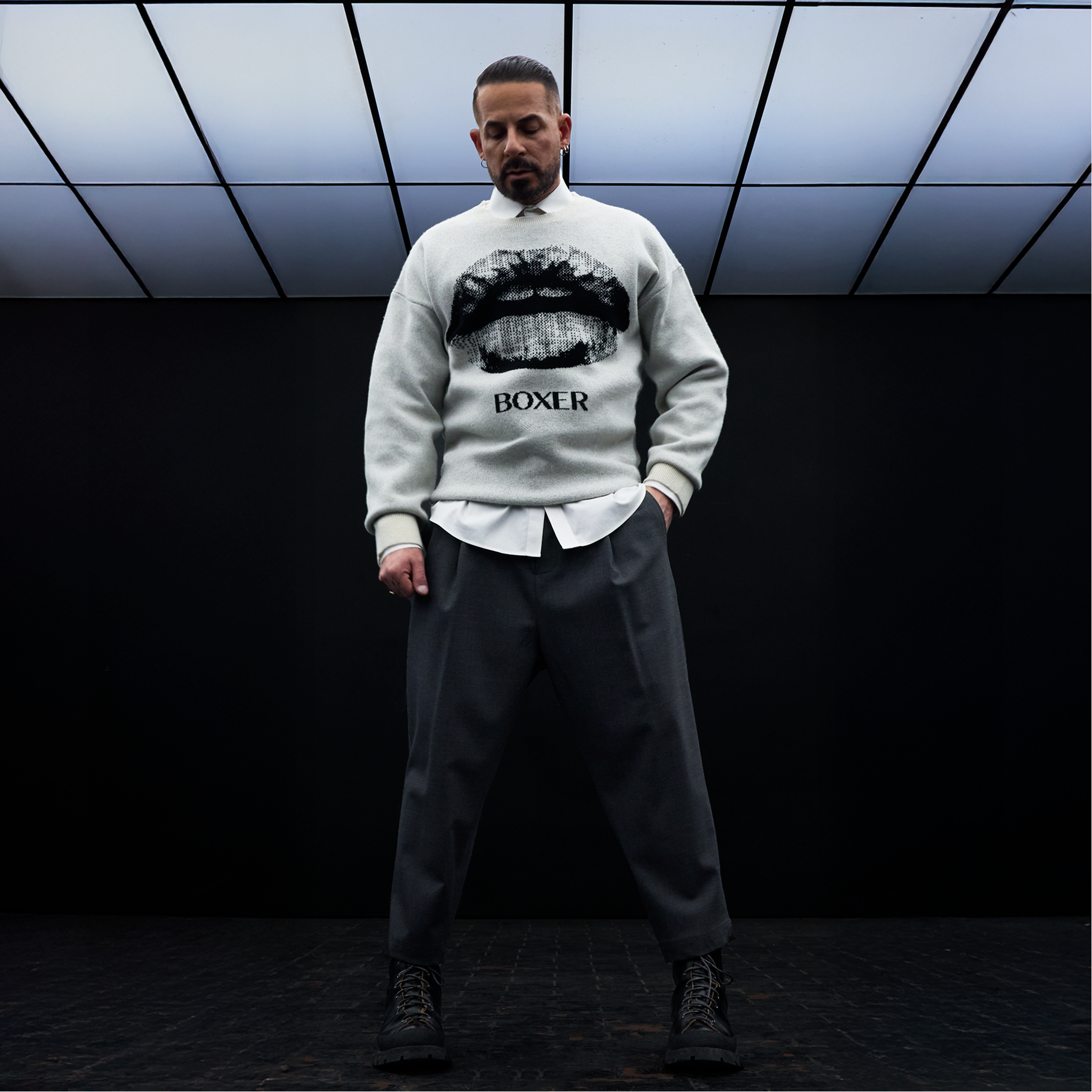 Tapered Leg Wool Pleated Pant